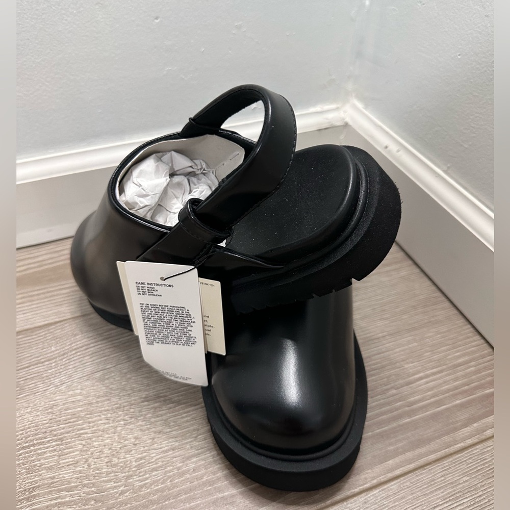 Uniqlo Classic Black Clogs - Picture 3 of 8